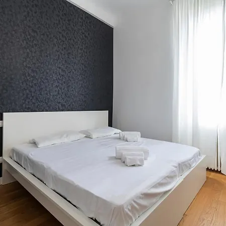 Homeathotel Maciachini Apartment